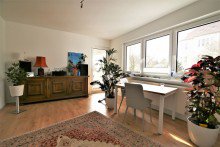 Wohnzimmer mit Balkon Helles, sanierte Studio-Apartment mit Fahrstuhl und Stellplatz - Provisionsfrei