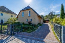Auffahrt zum Haus Am Park Sanssouci gelegen! Gepflegtes Einfamilienhaus versorgt durch Umweltw�rme