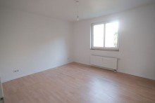 Schlafzimmer VERKAUFT: Bayerisches Viertel: Lichtdurchflutete 3-Zimmer-Wohnung m. Balkon & Tiefgaragenstellplatz