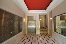 Eingangsbereich Fussl�ufig Kudamm 3-Zimmer- Wohnung mit zwei Terrassen und Luxus-Einbauk�che in den Roseng�rten